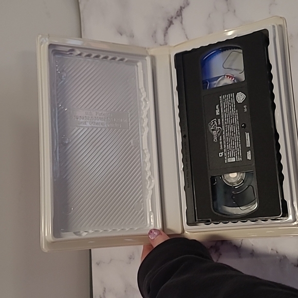 Warner Brothers Space Jam VHS Vintage 90's Tape in Clamshell Case Michael Jordan - Picture 9 of 13